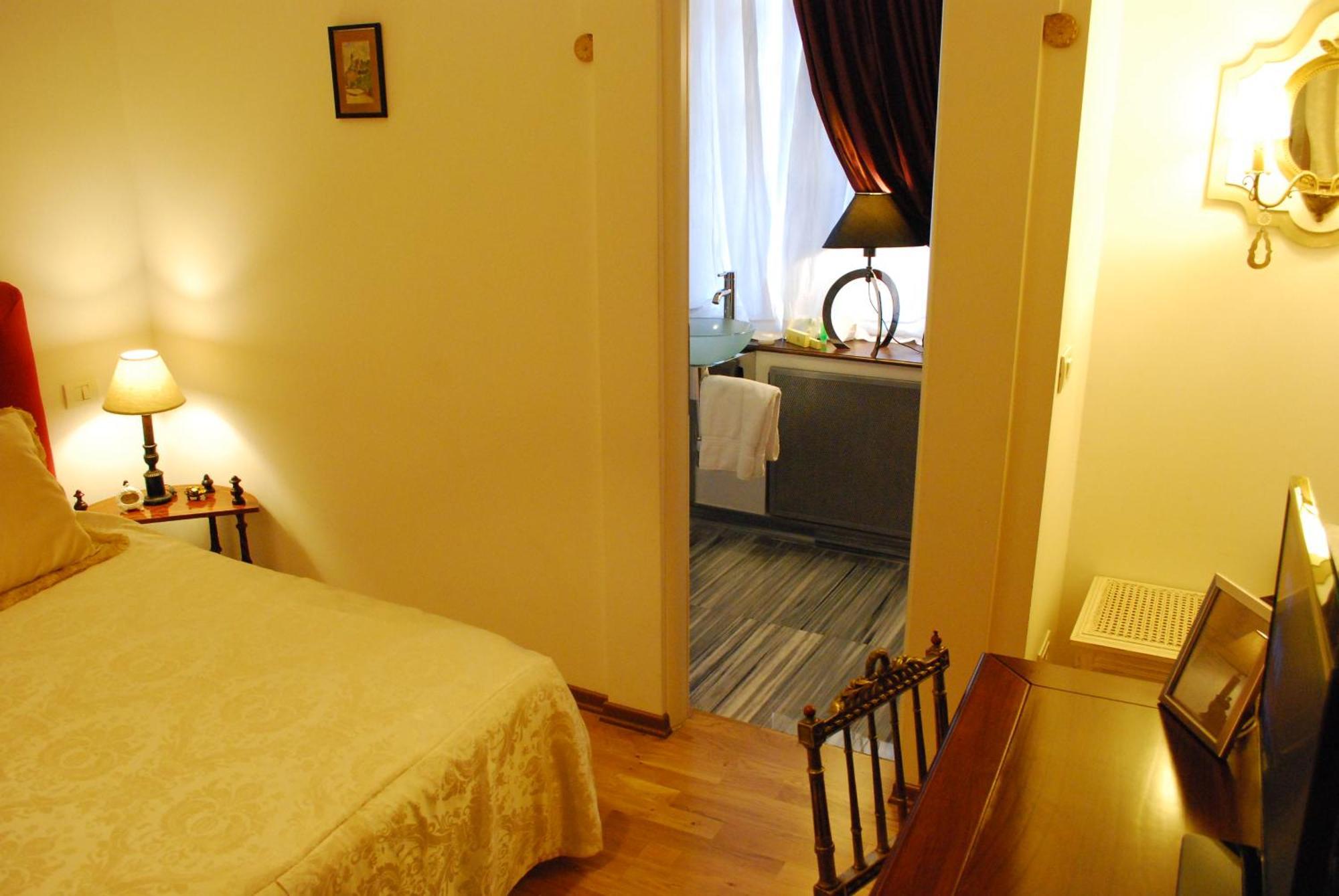 Grand Boutique Hotel Bukarest Zimmer foto