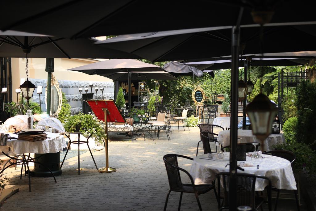 Grand Boutique Hotel Bukarest Exterior foto