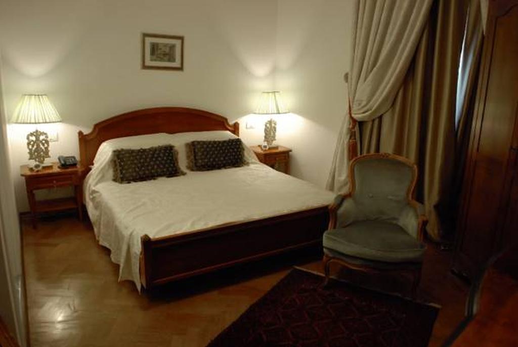 Grand Boutique Hotel Bukarest Exterior foto